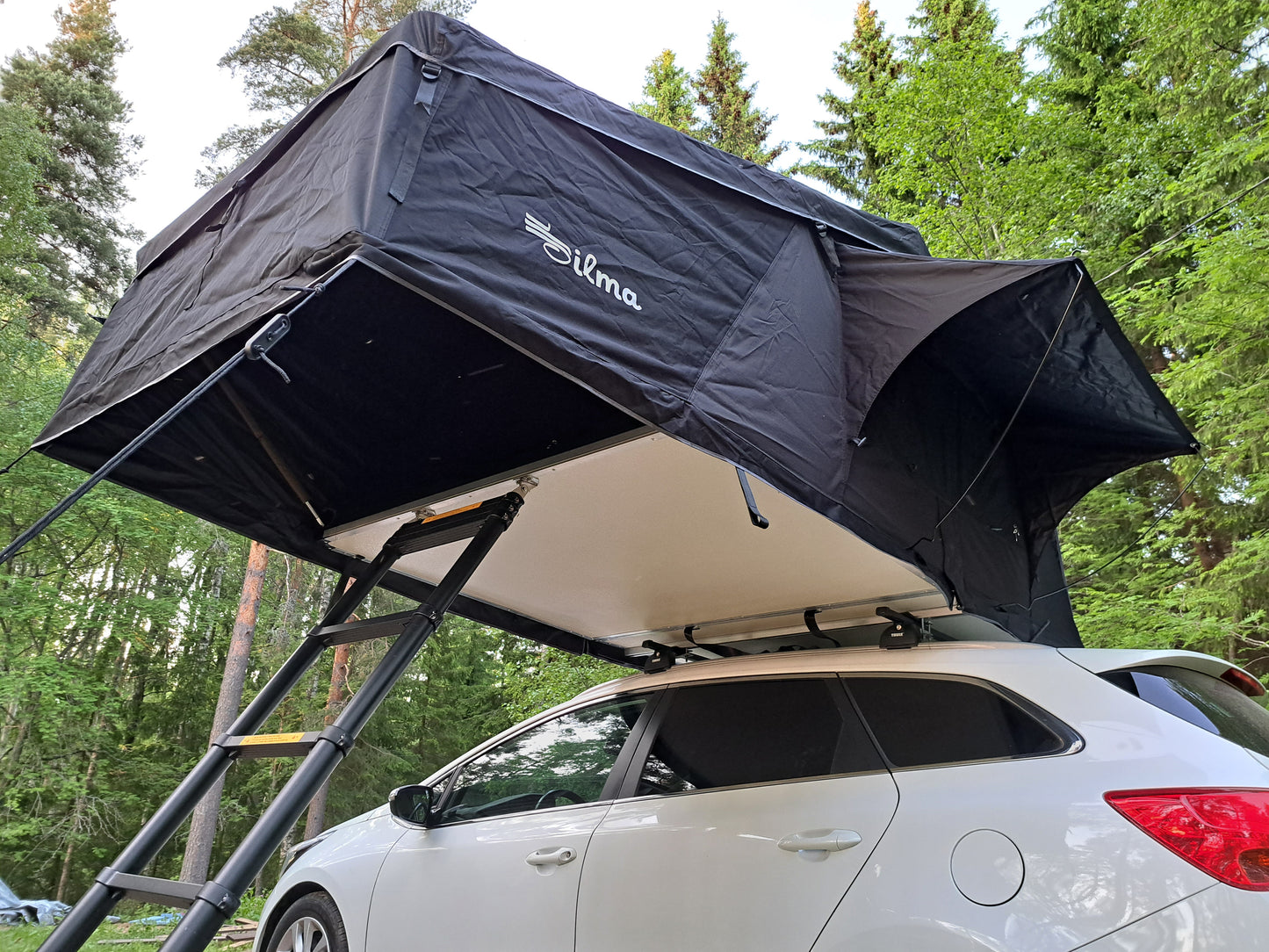 Auton kattoteltta ILMA pitkä 1.6 MUSTA