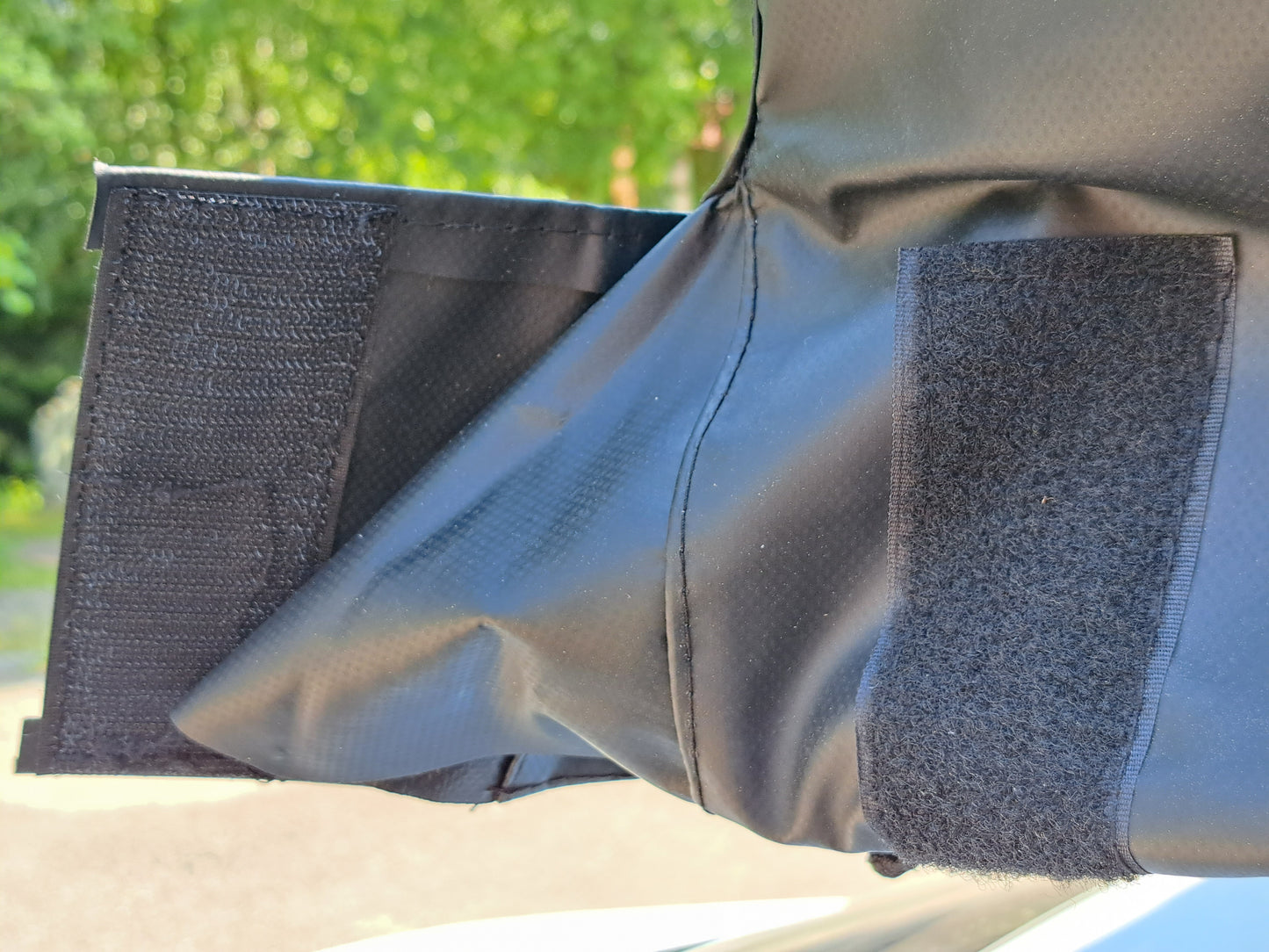 Auton kattoteltan kuljetussuoja