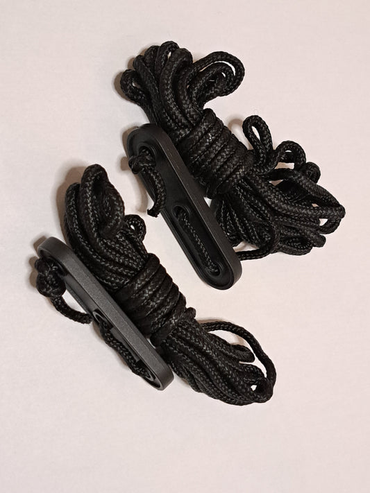 Auton kattoteltan katoksen ja alateltan kiinnitys narut